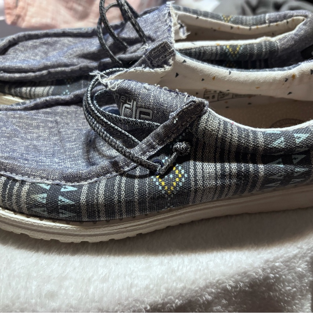 Hey Dude Men's Patterned Gray Loafers